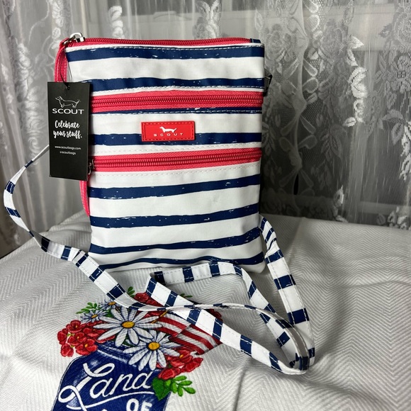 Scout Handbags - NWT Scout Ship Shape Crossbody Bag, 6.5” by 8”